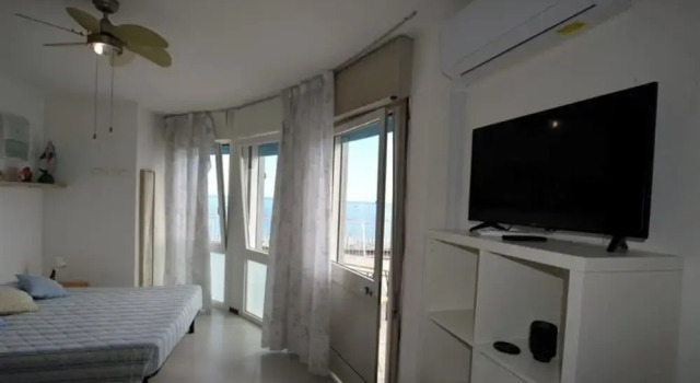 Breathtaking sea View From our Studio in Lignano Sabbiadoro, Book Lejlighed Hoteller i Friuli Venezia Giulia med parkering, Parkering