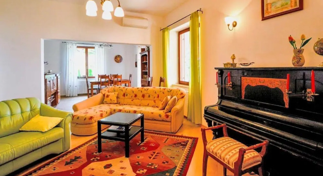 House Harmonia