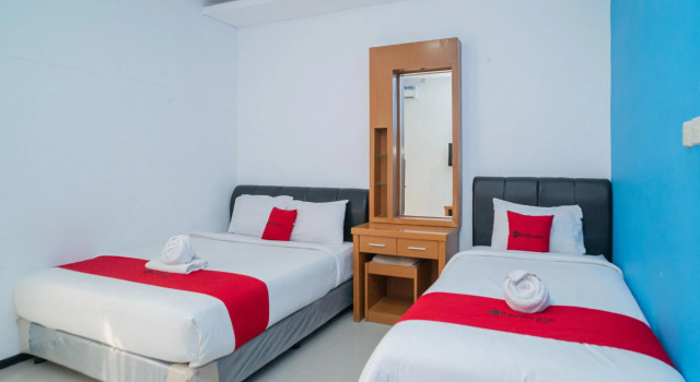 RedDoorz near Jawa Timur Park 2, Book Hotel Cheap Hotels in Batu, near Batu Night Spectacular