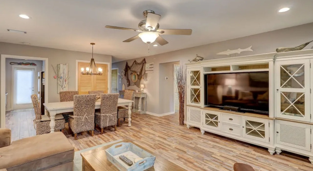 Fairwood Villa 159 by RedAwning