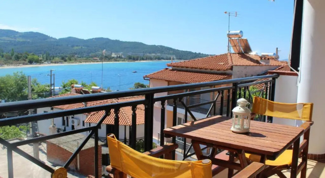 La Luna Studios, Book Hotel Neos Marmaras 