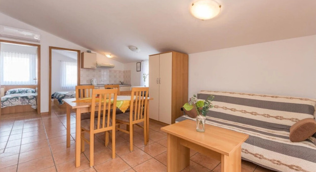 Stunning Apartment in Sveti Filip i Jakov With 2 Bedrooms and Wifi