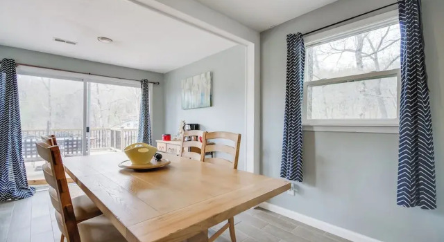 Dock & Furnished Deck: Lakefront Gravois Mills Gem, Prenota Casa vacanze Hotel a Missouri con parcheggio, Parcheggio