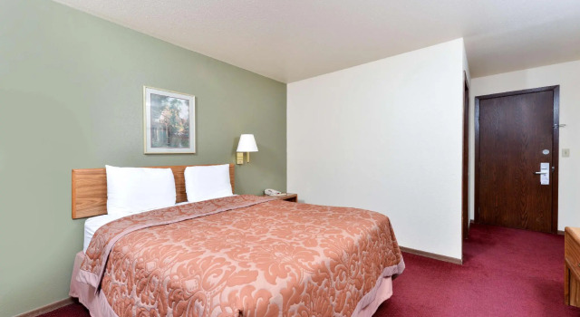 Двухместный номер Standard Love Hotels Staples by OYO at HWY 10 MN