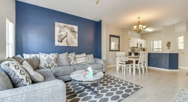 Апартаменты Townhome 7 Mi to Disney Parks: Resort Pool Access!
