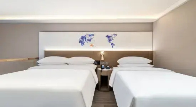 Люкс Kyriad Hotel (Shangri-La Ganden Sumtseling Monastery Scenic Area)