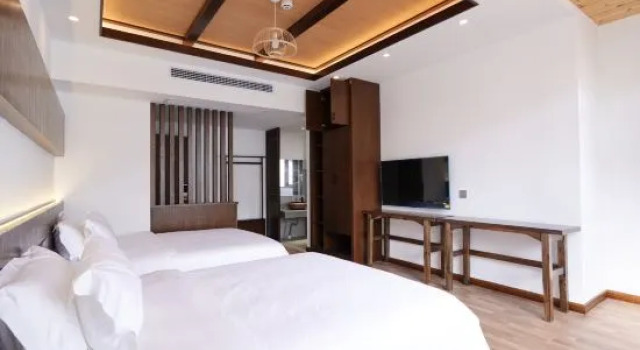 Люкс Hexin New Chinese-Style Hotel (Cultural Square Branch)