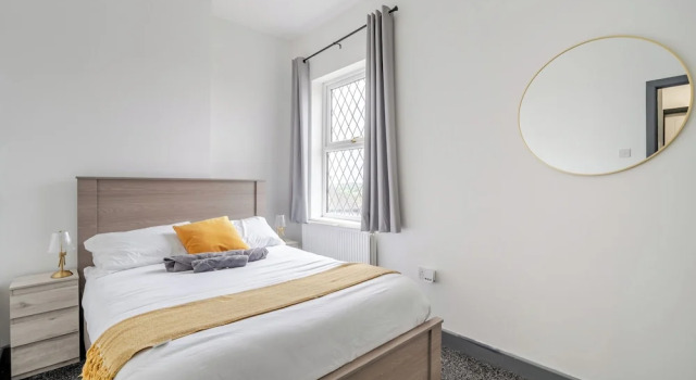 Sleepsupto6-citycentre-familyfriendly-freeparking, Забронировать Дом для отпуска Сток-он-Трент Стаффордшир, рядом с Cariba Creek