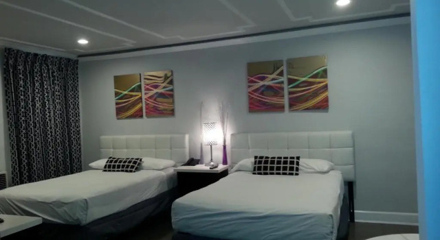 Четырёхместный номер Standard Hollywood VIP Hotel