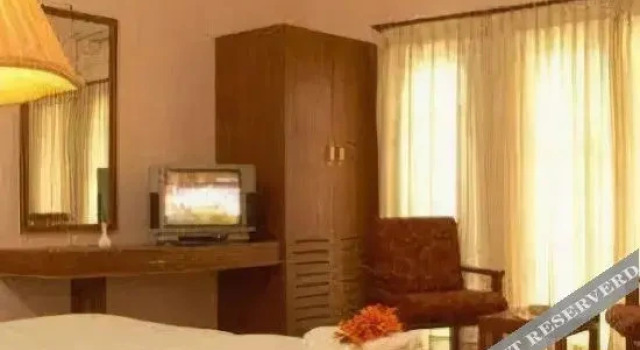 The Country Club Lakeside, Prenota Hotel Attibele Karnataka