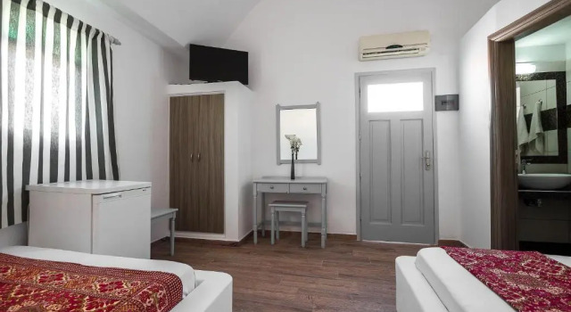 Четырёхместный номер Superior с видом на горы Villa Iliovasilema Santorini
