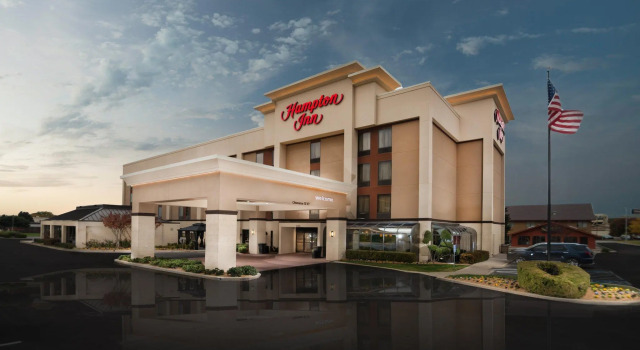 Кровать в общем номере Hampton Inn Tulsa/Broken Arrow