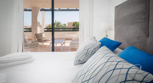 2306 - Brand new apt, walking distance to beach!