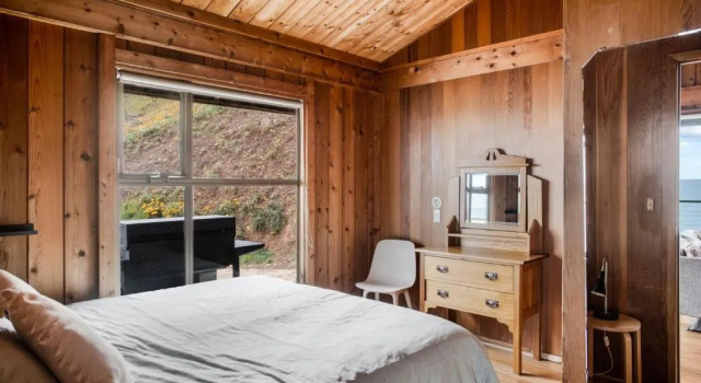 Cliffs End Beach Shack - 105 Gold Coast Drive, Carrickalinga, Book Hotel Carrickalinga South Australia