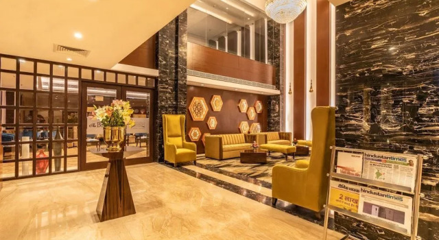 Divine Clarks Inn Suites, Varaa Hotelli Thanesar Haryana