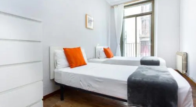 Friendly Rentals Rambla Flower, Забронировать Отель Старый город Барселона, рядом с Приход Св. Августина