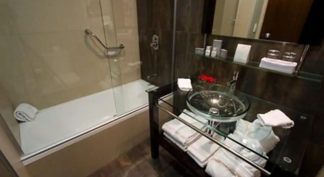 Люкс с балконом Regency Park Hotel
