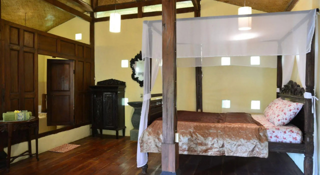 The Riverside Javanese Cottages