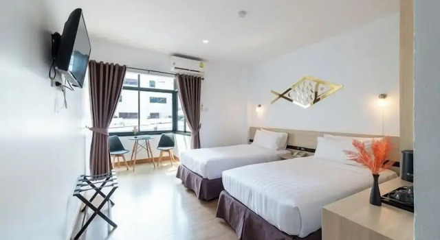 Трёхместный номер Deluxe с балконом и с видом на бассейн Arawana Regency North Pattaya