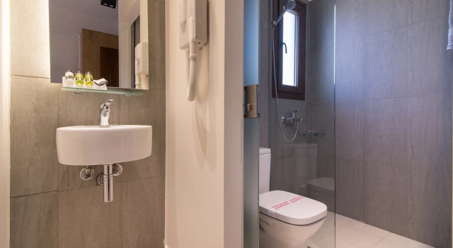 Трёхместный номер Superior с балконом Sun Rise Hotel