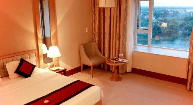 Двухместный номер Deluxe с видом на реку Sai Gon Dong Ha Hotel - a member of Saigontourist Group