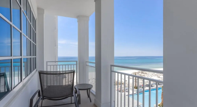 Двухместный номер Executive с балконом и с видом на залив The Pensacola Beach Resort