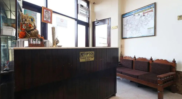 OYO 19947 Akanksha Anand Plaza, Rezervovat Hotel Mussoorie Uttarakhand