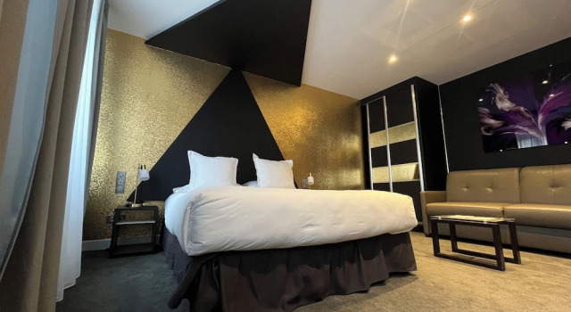 Трёхместный номер Comfort Отель LOGIS Hôtel Borel