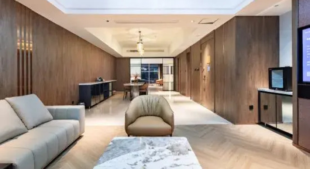Люкс Deluxe Golden Tulip South Lake Jiaxing