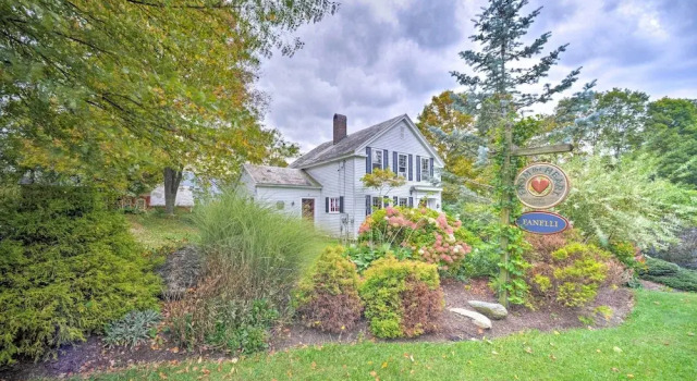 Коттедж Manchester Center Home w/ Green Mtn Views!