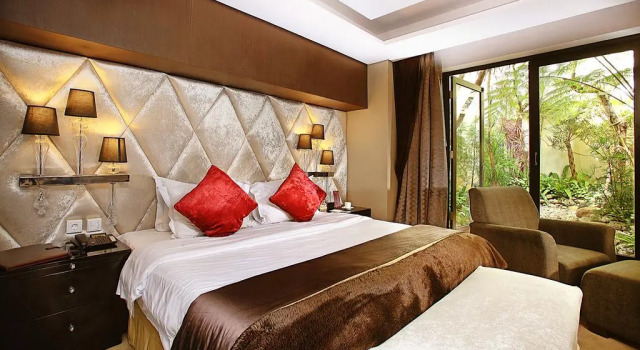 Deluxe Zimmer Amaroossa Hotel Bandung Indonesia