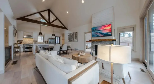 Wilderness Club Haven for 12!, Buchen Sie Ferienhaus Hotels in Montana mit Parkplatz, Parkplätze