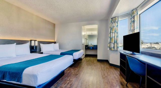 Motel 6 Anaheim, CA - Fullerton East