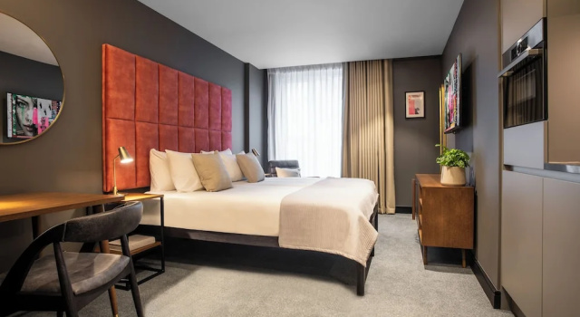 Aldgate Twin Studio The Gate London City