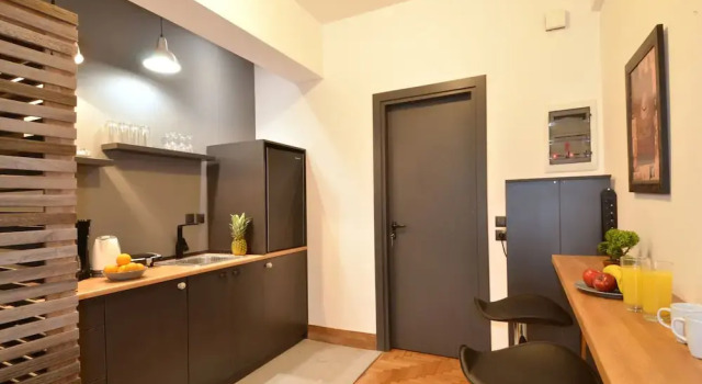 Апартаменты c 1 комнатой с балконом A modern rustic cosy apartment