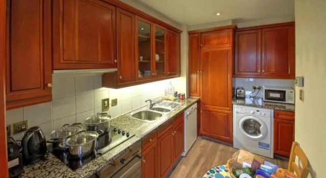 Апартаменты CARLTON COURT - MAYFAIR