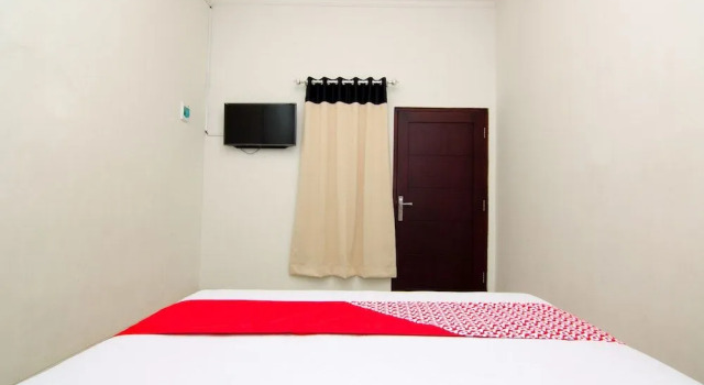 OYO 2421 Joglo Guest House Syariah