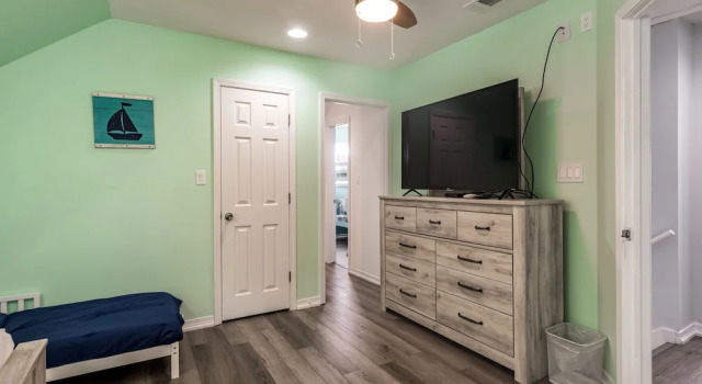 Strand Castle - Gulf Front! An Ideal Layout With Game Room, Small Private Pool, And Roof Top Crow's Nest! 4 Bedroom Home by RedAwning, Prenota Casa vacanze Hotel a Alabama con parcheggio, Parcheggio