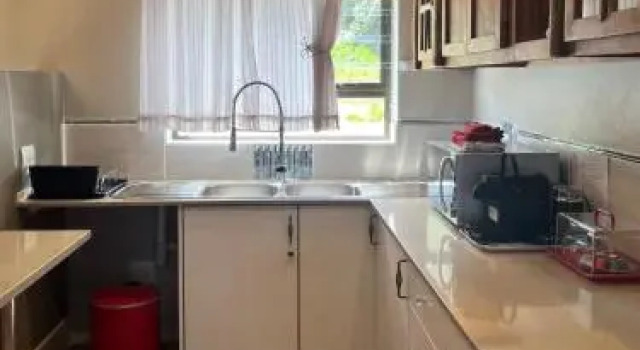 Eagleview Guesthouse, Забронировать Отель Отели Херманус с бассейном, рядом с Hermanuspietersfontein Cellars, Бассейн