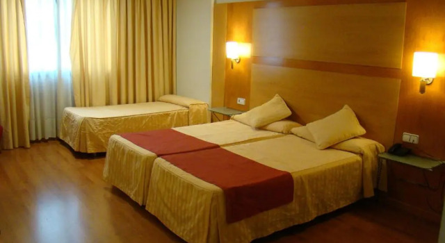Трёхместный номер Standard Hotel Reconquista