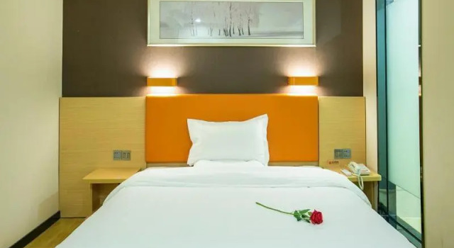 Номер Standard 7Days Premium Chongqing West Station Branch