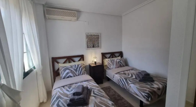 4 Bedroom Modern Villa Private Pool Campoamor 800m from Beach, Забронировать Вилла Коттеджи Ориуэла, Коттедж