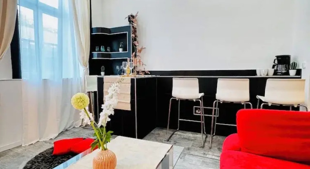 Апартаменты Budget 1BR Apt with Living Room AKH