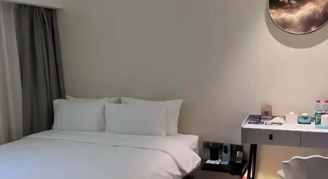 Номер Economy Shanghai Lujiazui Area BaBaiBan LANOU Hotel