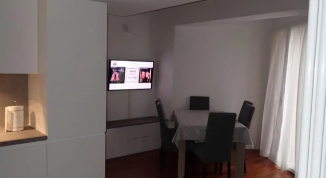 Апартаменты Incantevole appartamento con piscina e vista monti