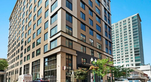 Global Luxury Suites at Summer Street, Забронировать Отель Отели Стэмфорд 4 звезды, рядом с Железнодорожная Станция Metro-North, 4*