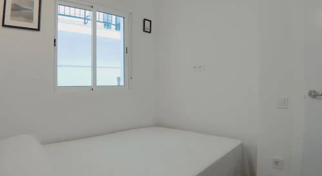Apartamento interior de 2 Habitaciones cercano al parque Olof Palme AP3