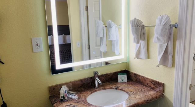 Семейный номер Standard с 3 комнатами Central Coast Inn