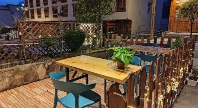 Qi Lu Shanyuan, Book Hotel Hoteller i Sichuan med parkering, Parkering