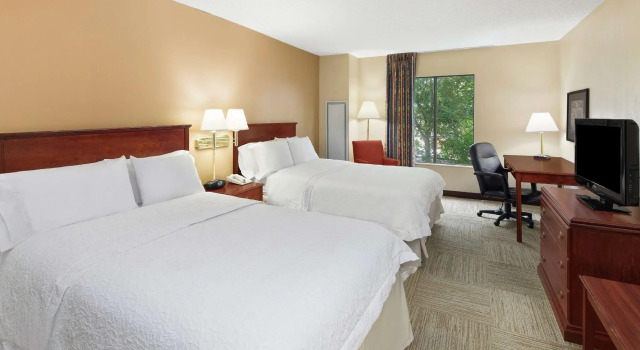 Четырёхместный номер Standard Hampton Inn Columbus-North